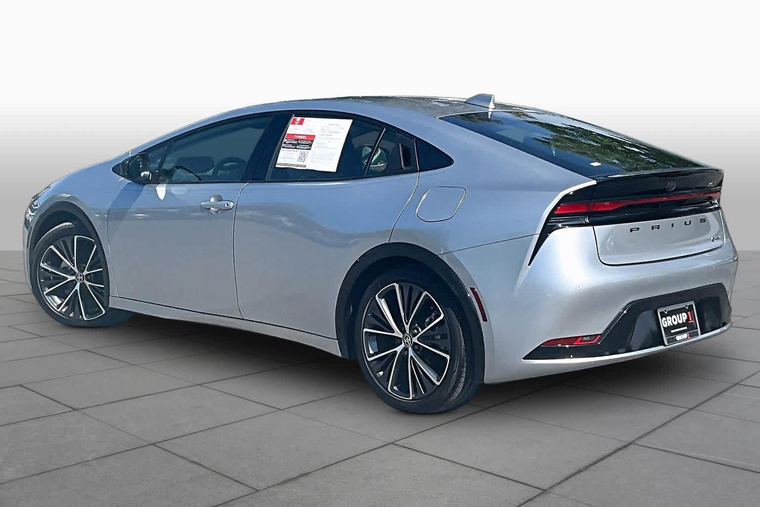 Used 2024 Toyota Prius XLE FWD image 12