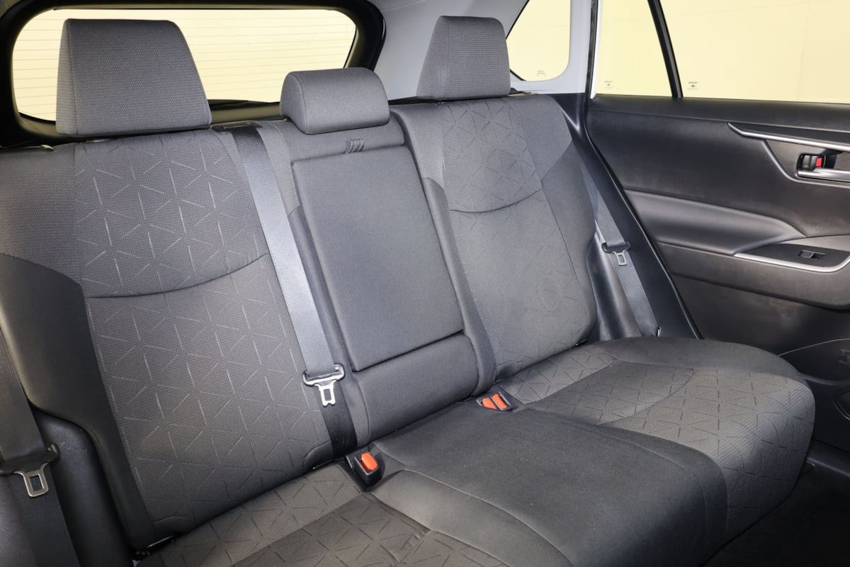 Used 2022 Toyota RAV4 XLE AWD/4WD image 32