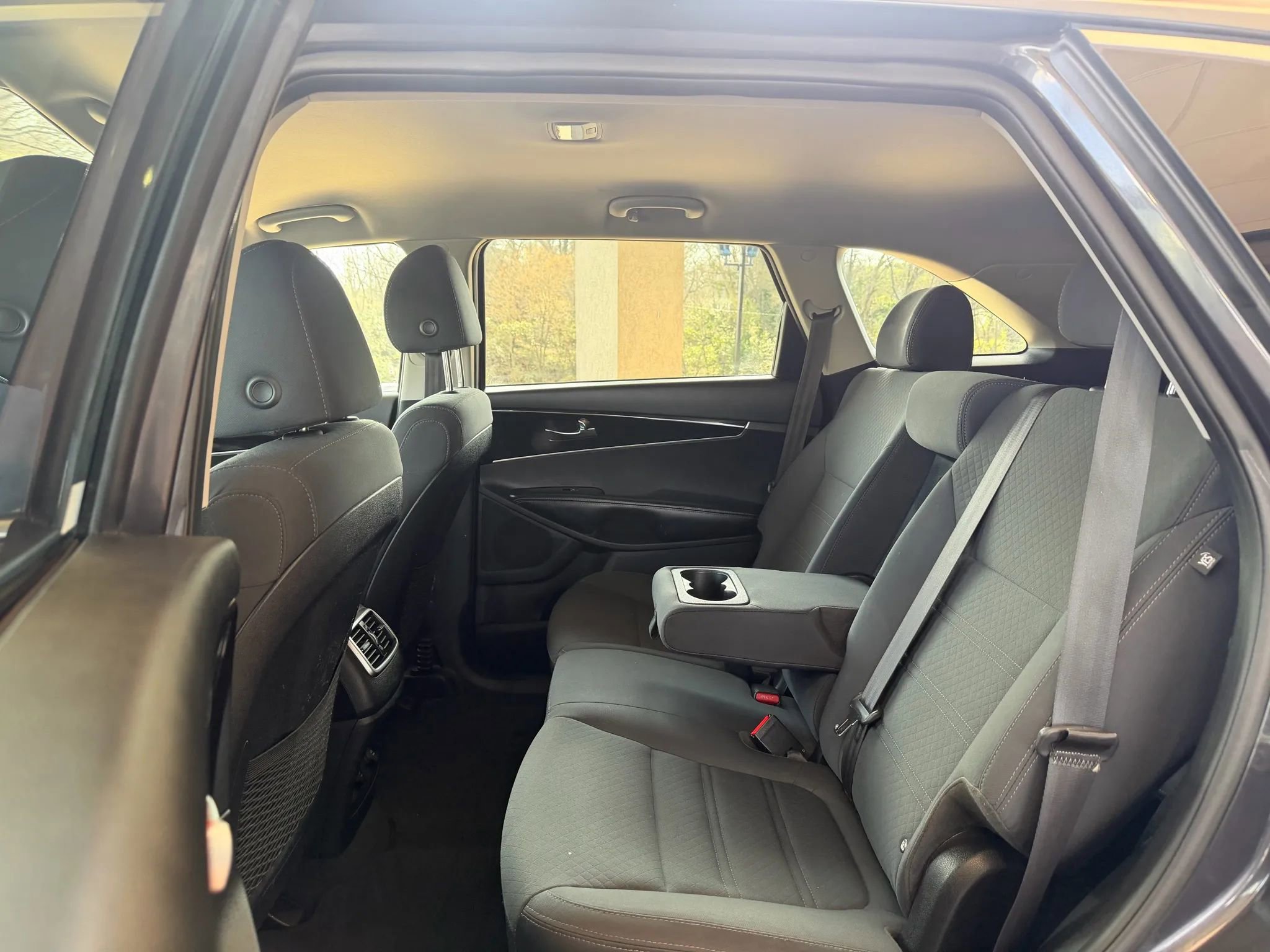 Used 2019 Kia Sorento LX w/ LX Convenience Package image 22