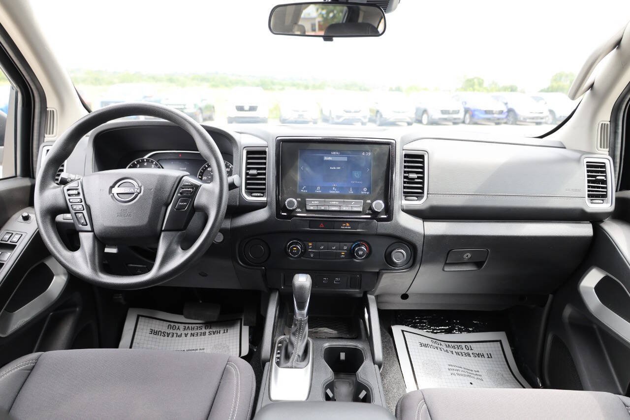 Used 2022 Nissan Frontier SV RWD image 14