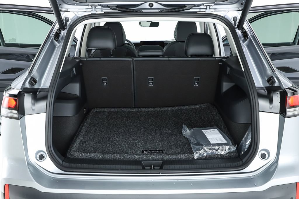 New 2026 Volkswagen Tiguan SE image 68