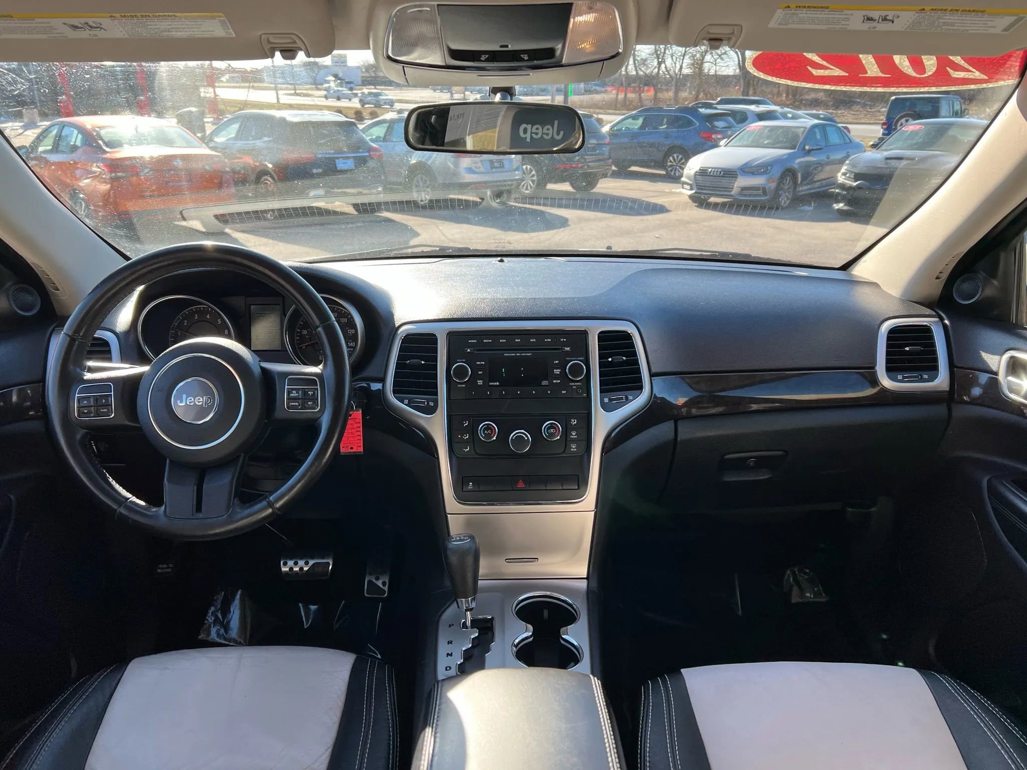 Used 2012 Jeep Grand Cherokee Laredo w/ Laredo E Group image 13