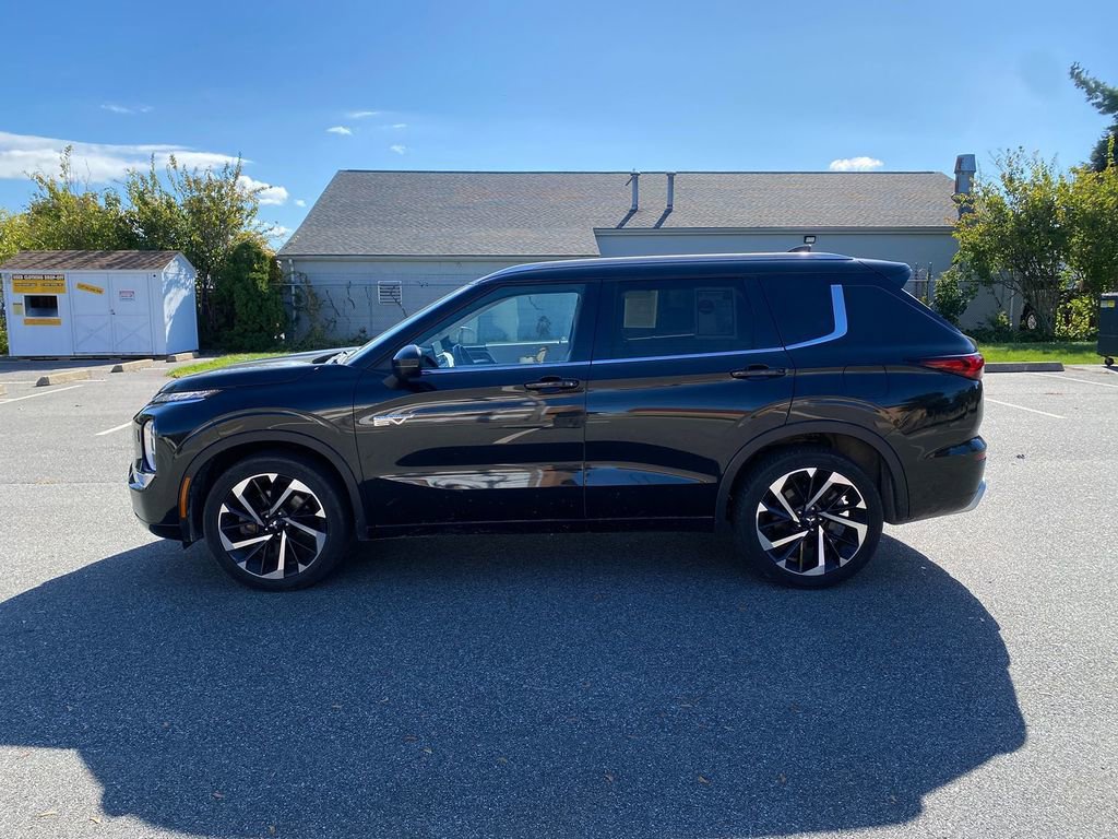 Used 2023 Mitsubishi Outlander SEL image 9