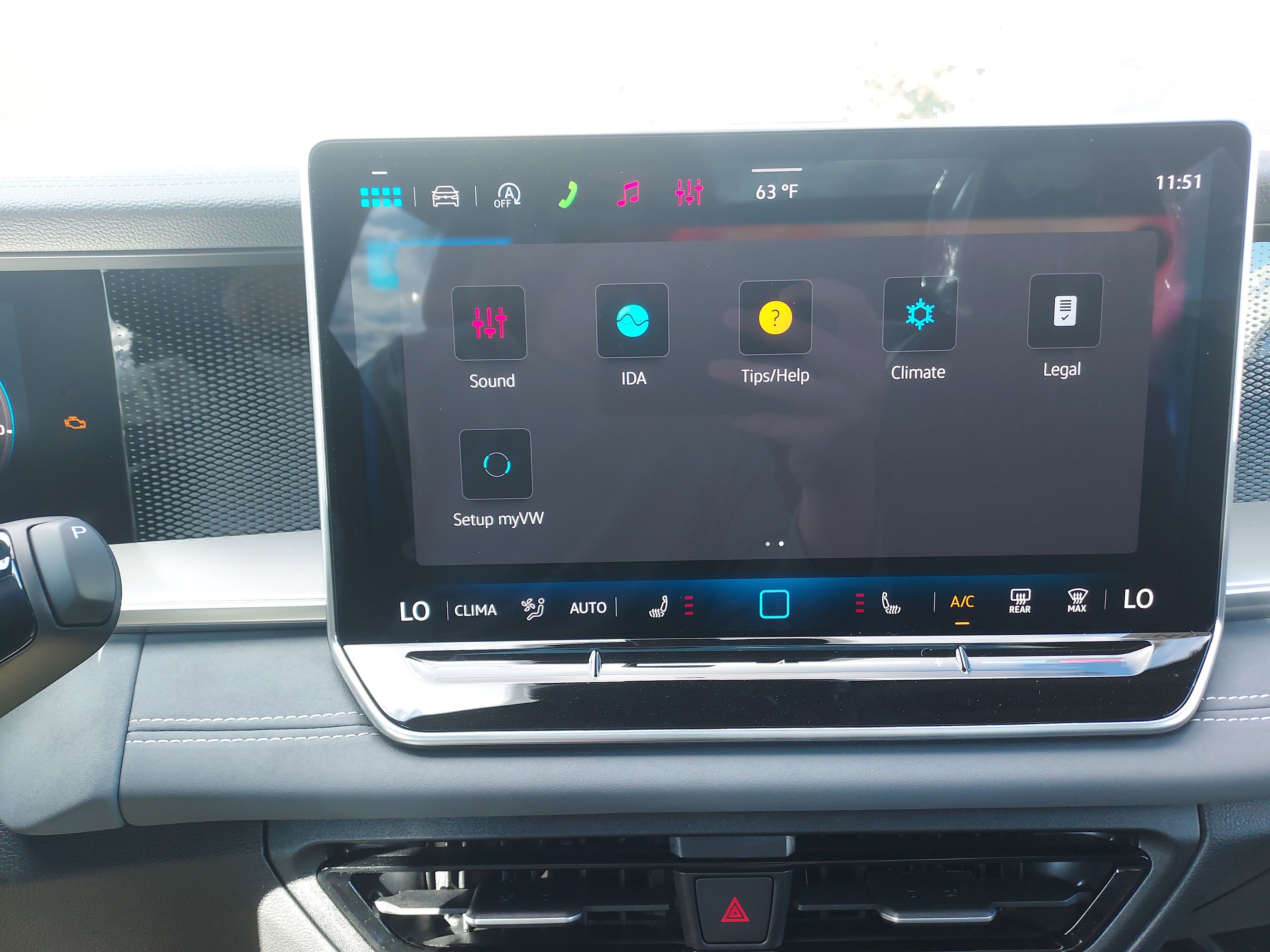 New 2026 Volkswagen Tiguan SE R-Line AWD/4WD image 31