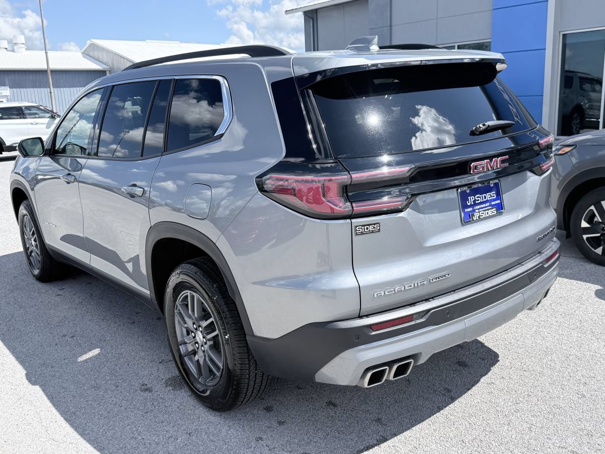Used 2025 GMC Acadia Elevation AWD/4WD image 7
