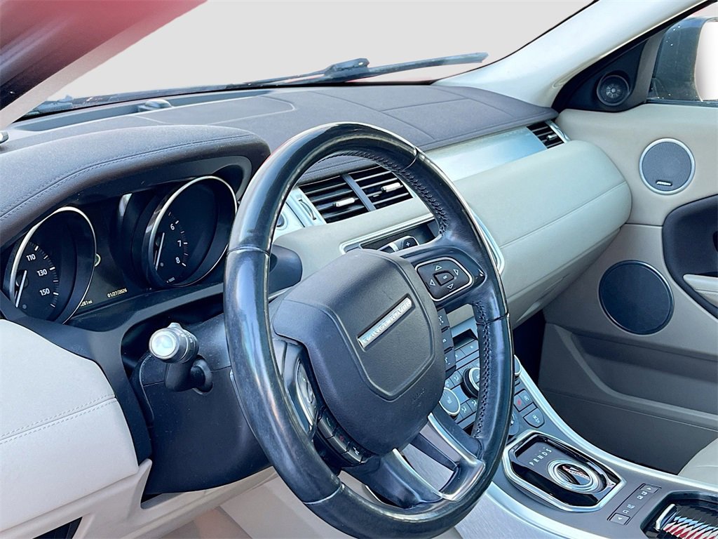 Used 2016 Land Rover Range Rover Evoque SE image 9