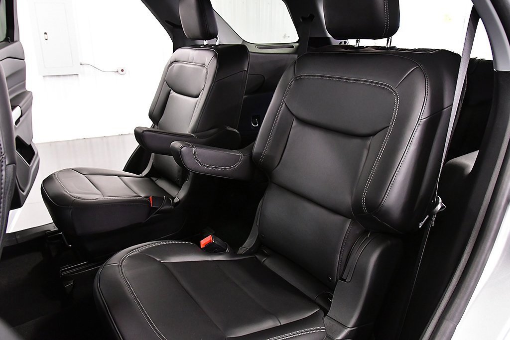 Used 2024 Ford Explorer XLT w/ Equipment Group 202A image 32