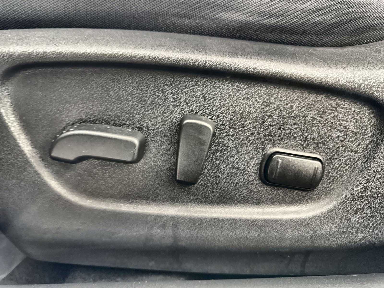 Used 2018 Nissan Rogue SV image 14