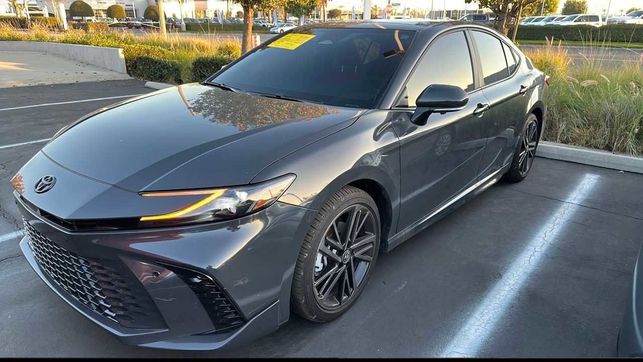 Used 2025 Toyota Camry XSE image 1