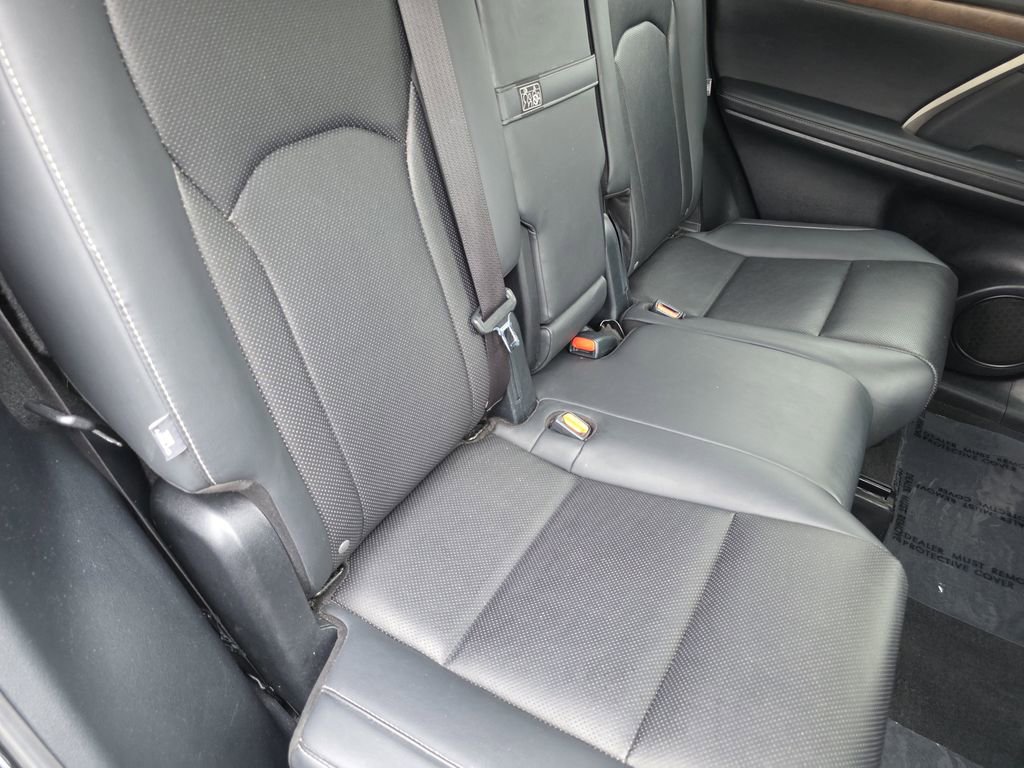 Used 2022 Lexus RX 350L FWD w/ Premium Package image 30
