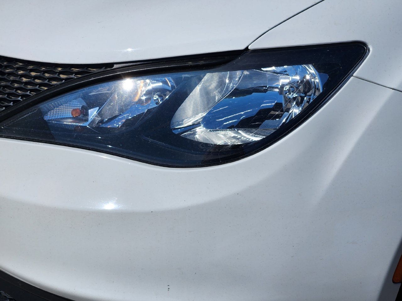 Used 2024 Chrysler Voyager LX FWD image 6