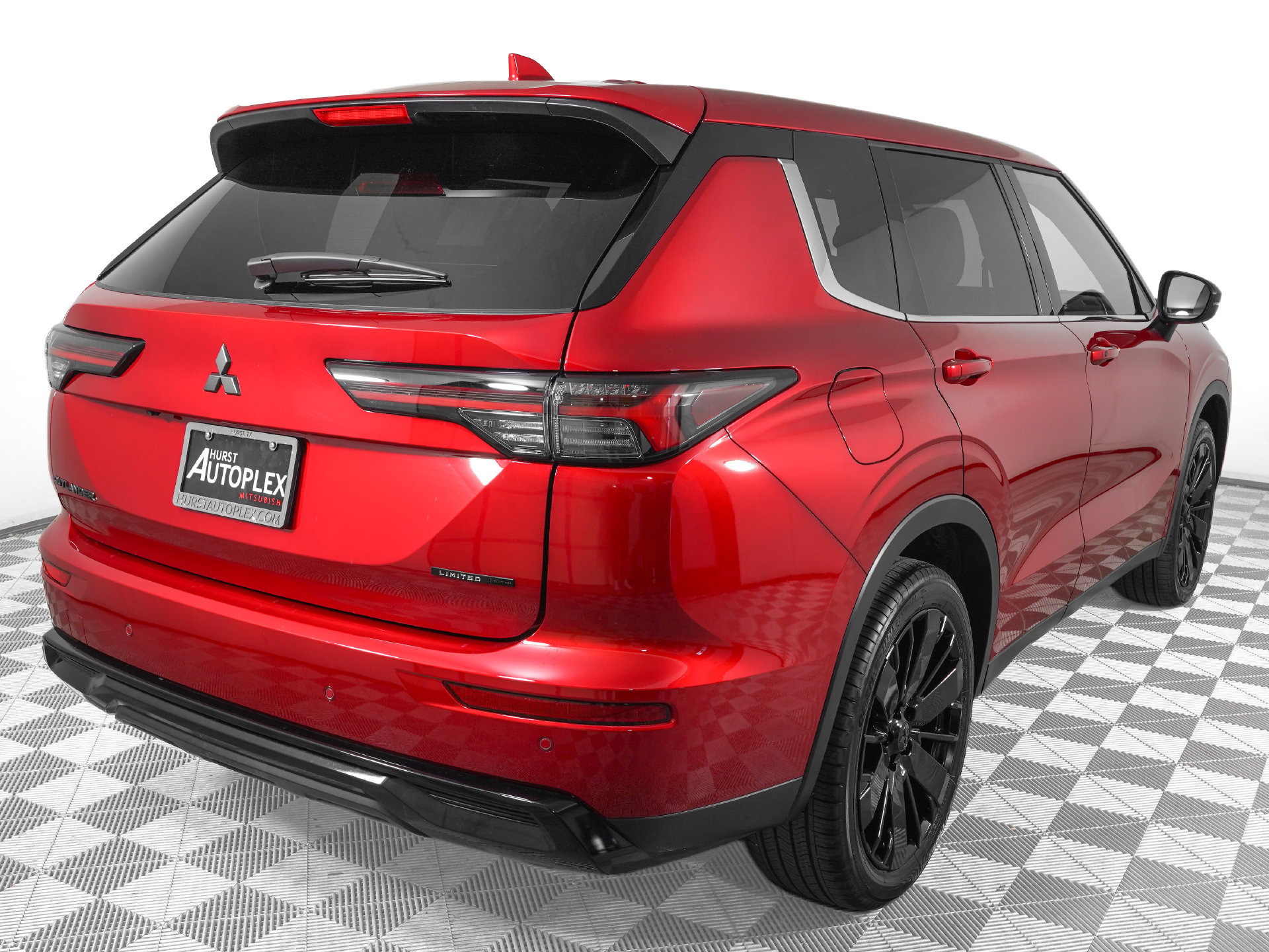 New 2026 Mitsubishi Outlander LE FWD image 6