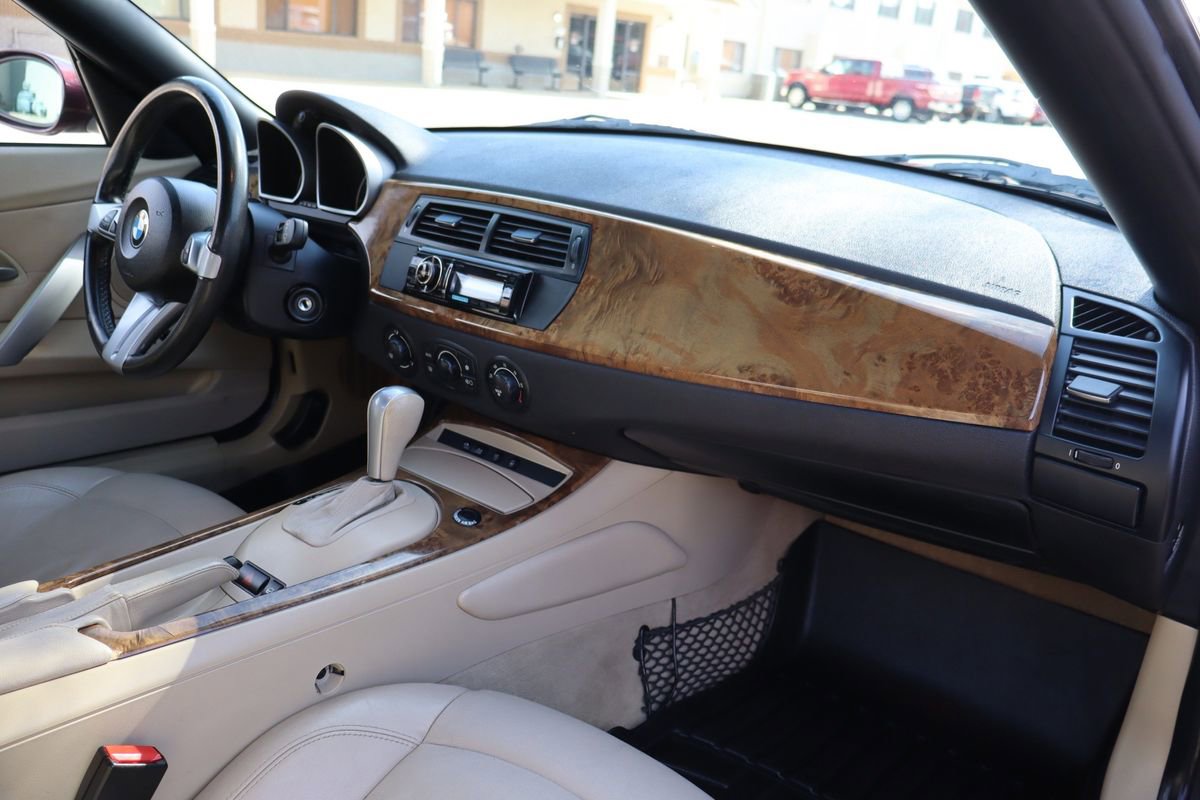 Used 2005 BMW Z4 3.0i image 16