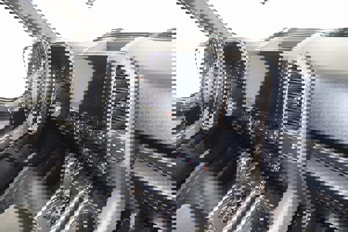 Used 2017 Ford F150 Raptor w/ Equipment Group 801A Mid image 44