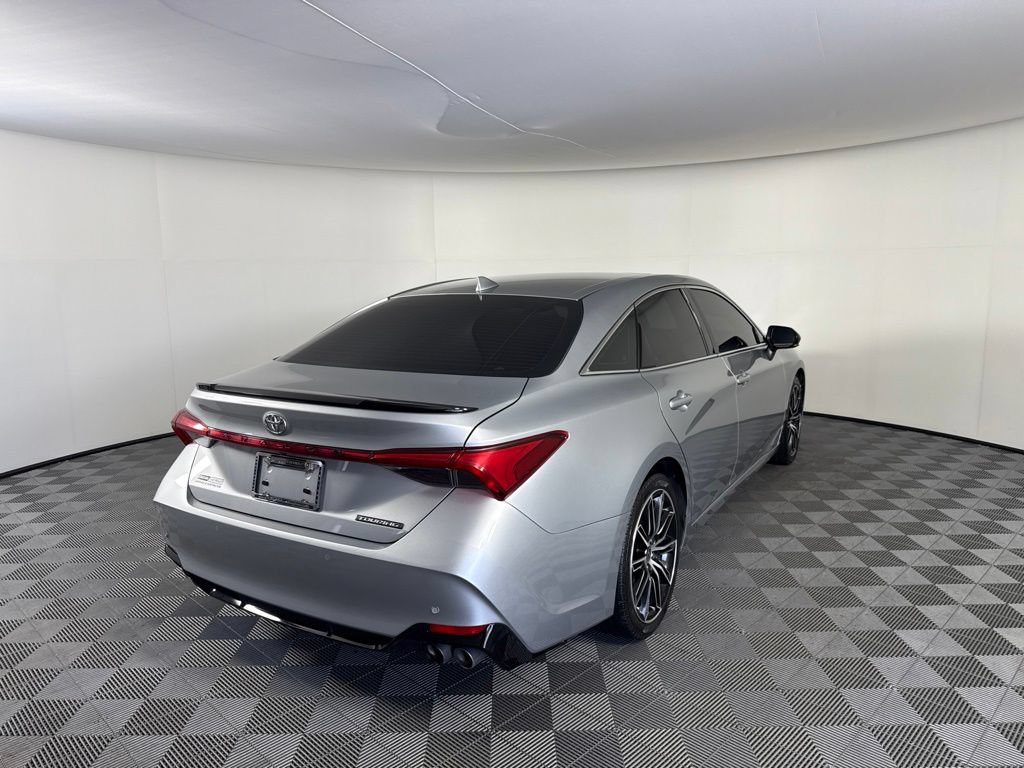 Used 2022 Toyota Avalon Touring w/ Advanced Safety Package FWD image 5