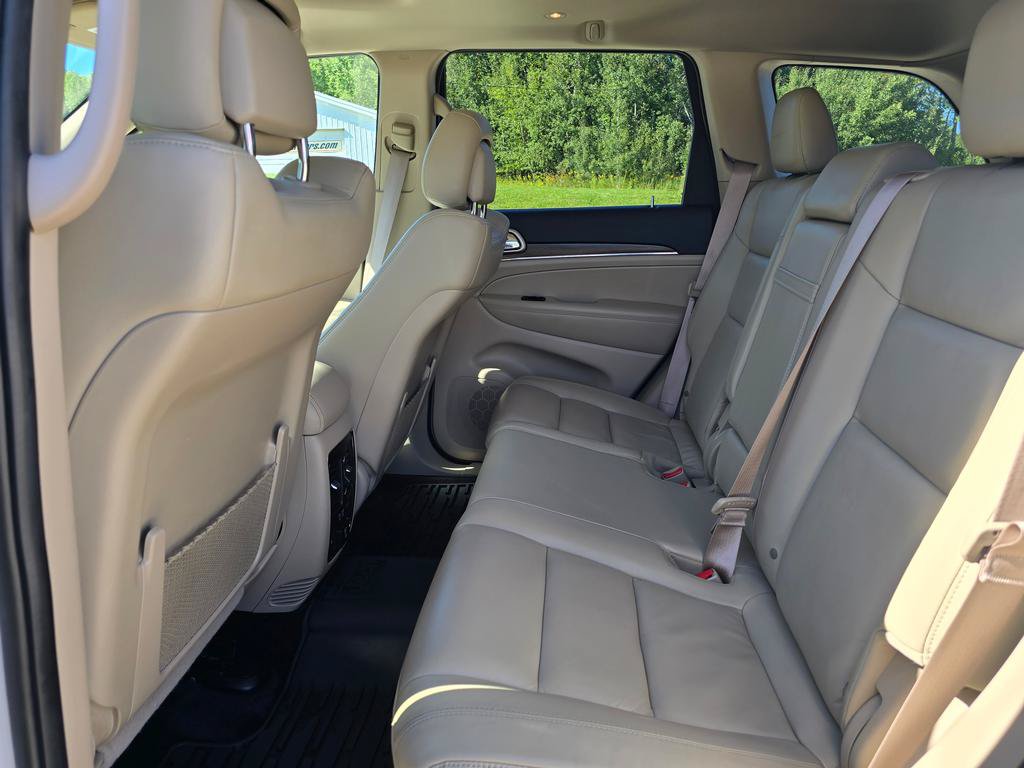 Used 2017 Jeep Grand Cherokee Limited AWD/4WD image 14