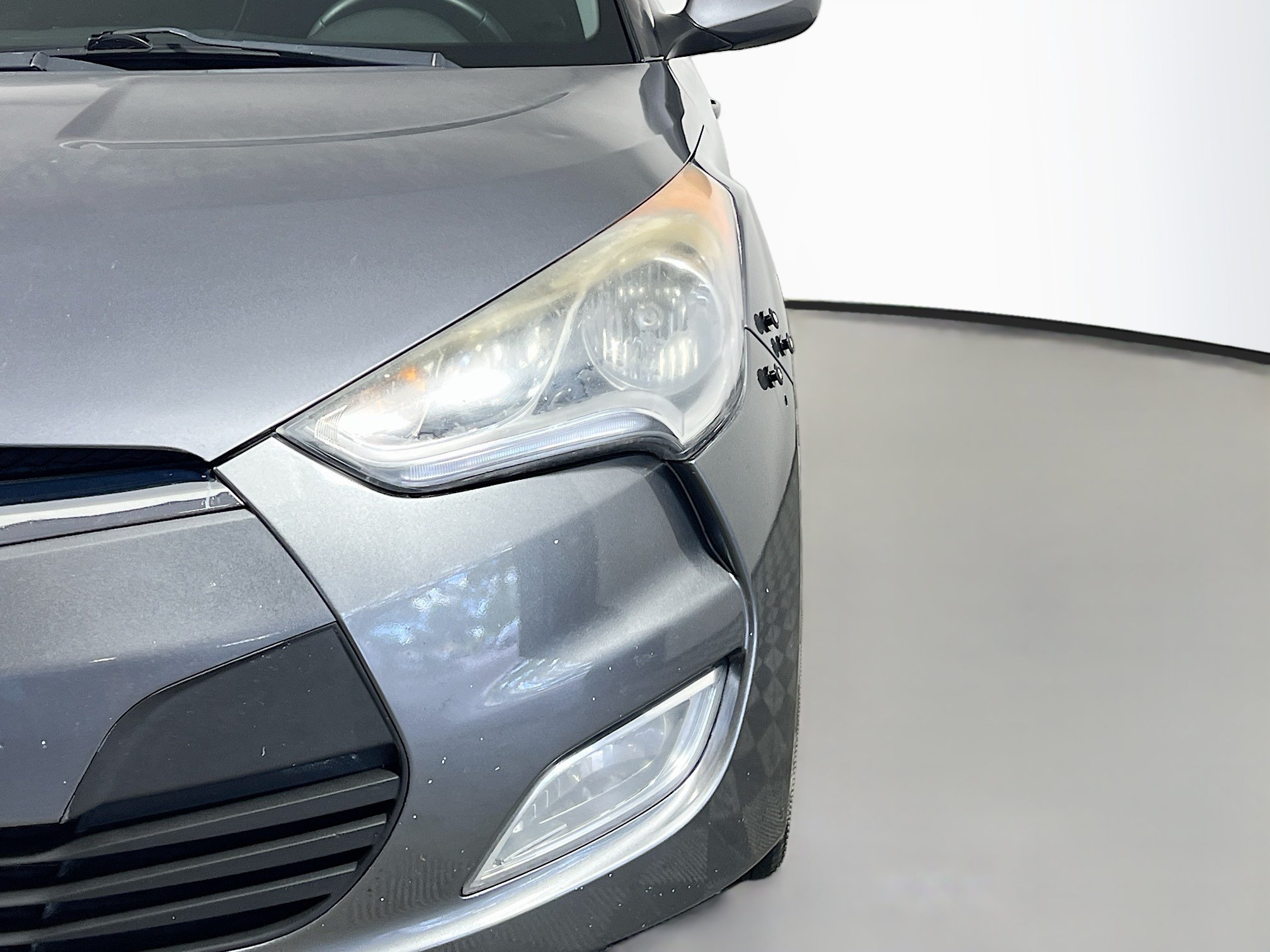 Used 2017 Hyundai Veloster FWD image 12
