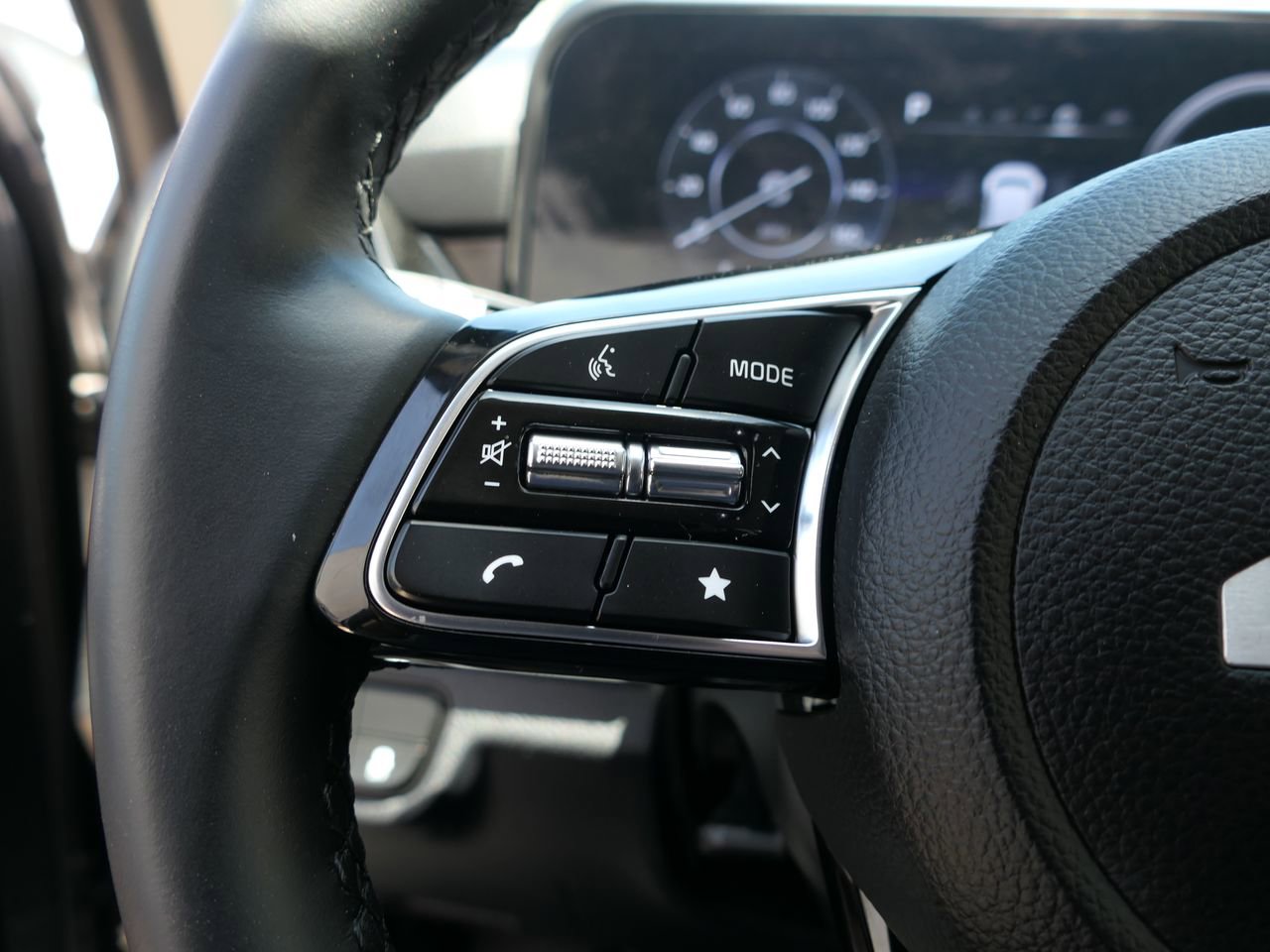 Certified 2025 Kia Seltos X-Line AWD/4WD image 14