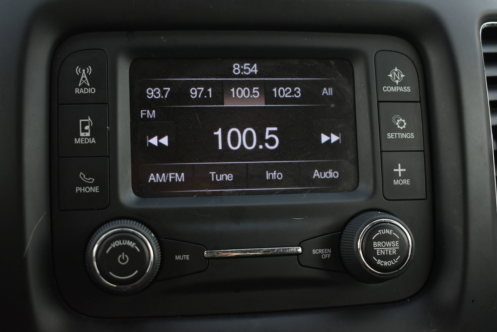 Used 2018 Jeep Compass Latitude w/ Cold Weather Group image 24