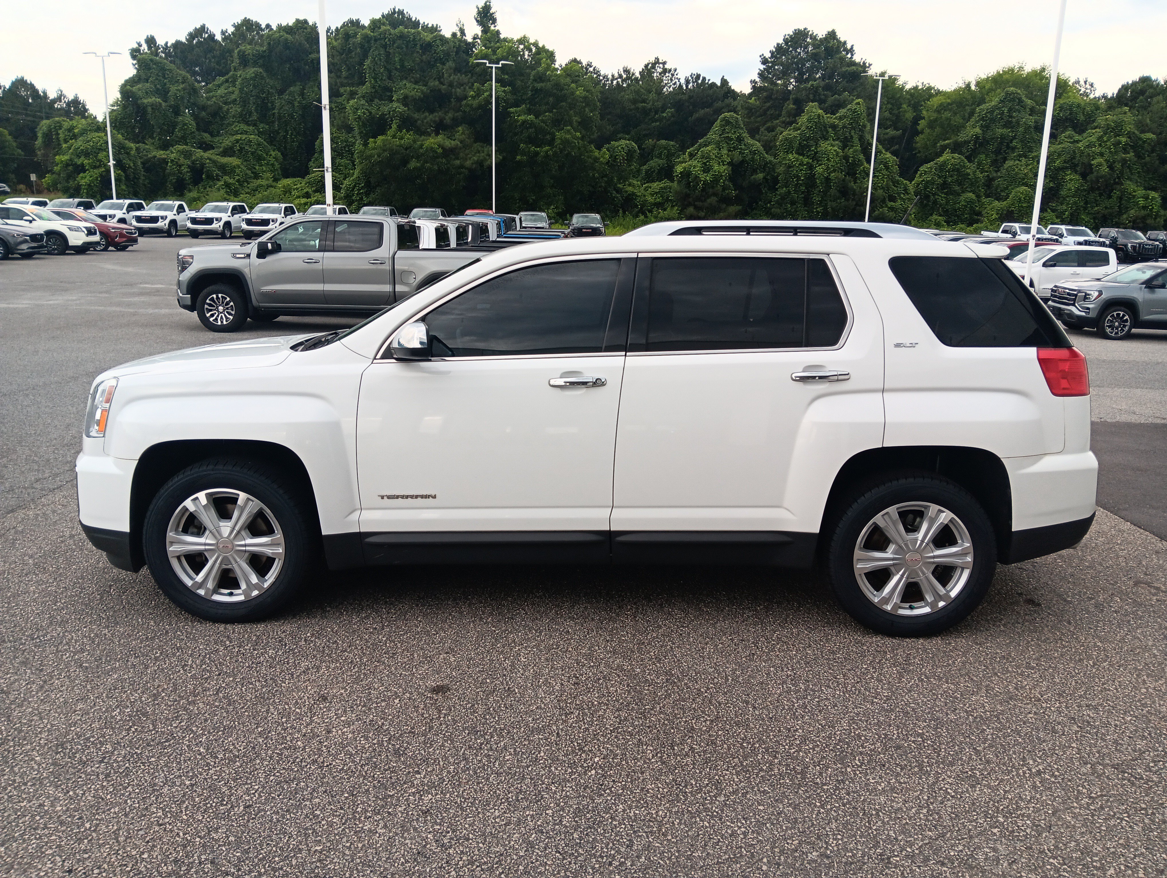 Used 2016 GMC Terrain SLT w/ Driver Alert Package I FWD image 3