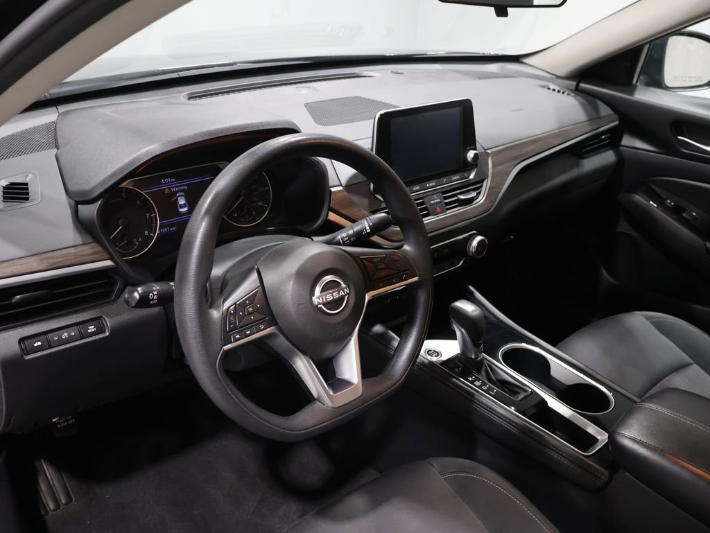 Used 2023 Nissan Altima 2.5 SV image 16