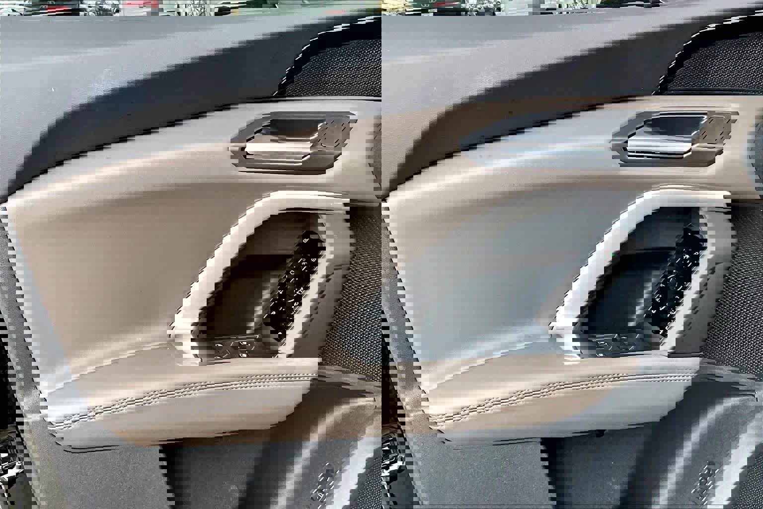 Certified 2025 Audi Q5 Premium w/ Convenience Package image 20