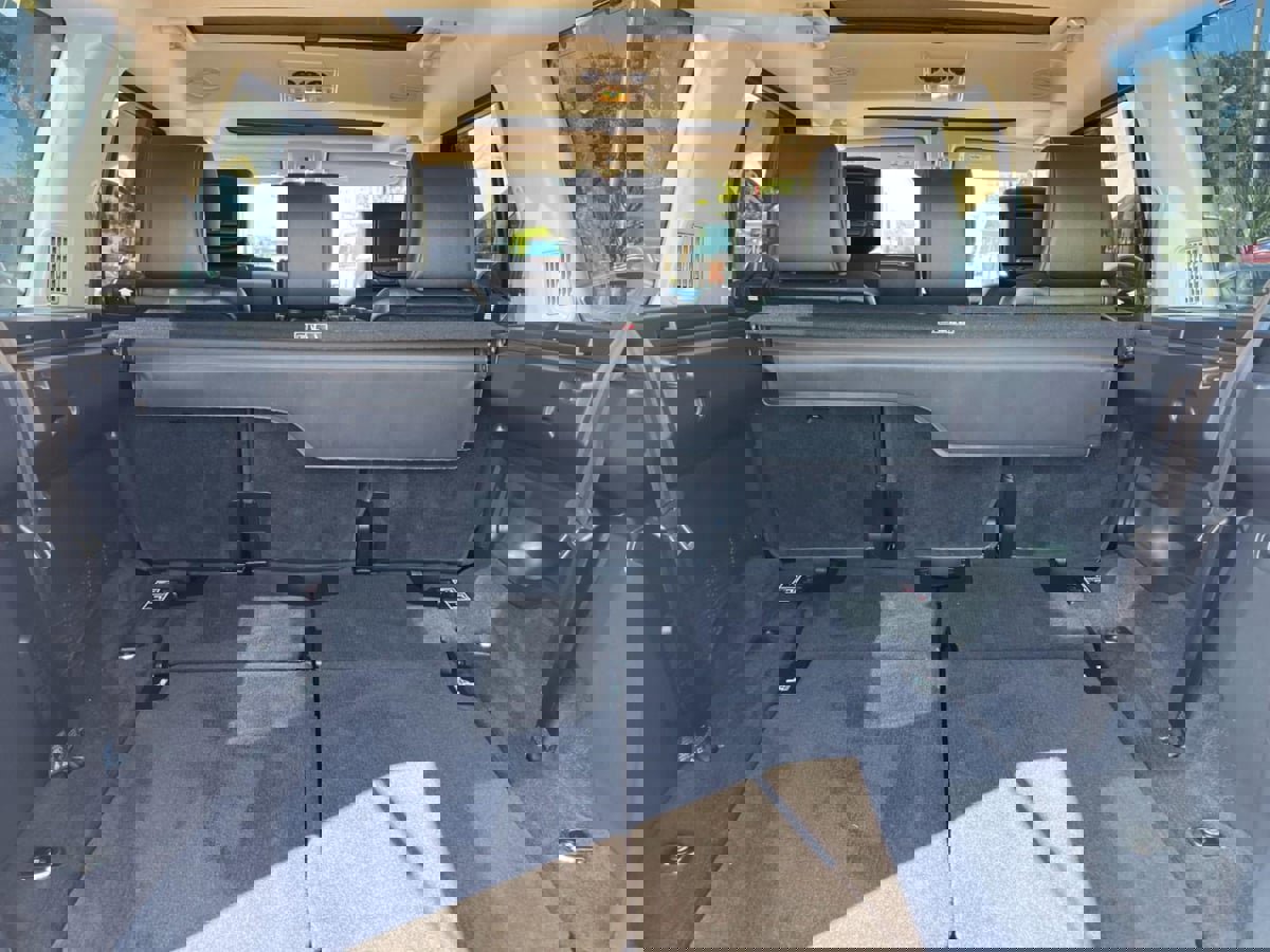 Used 2016 Land Rover LR4 HSE Silver Edition image 43