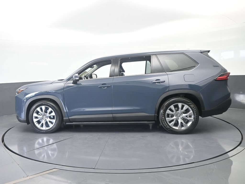 Used 2025 Toyota Grand Highlander FWD image 3