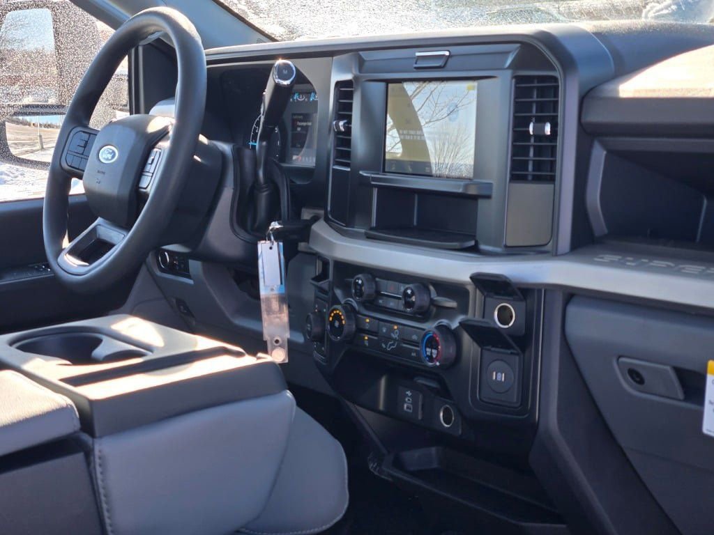 New 2026 Ford F350 XL w/ XL Off-Road Package image 7