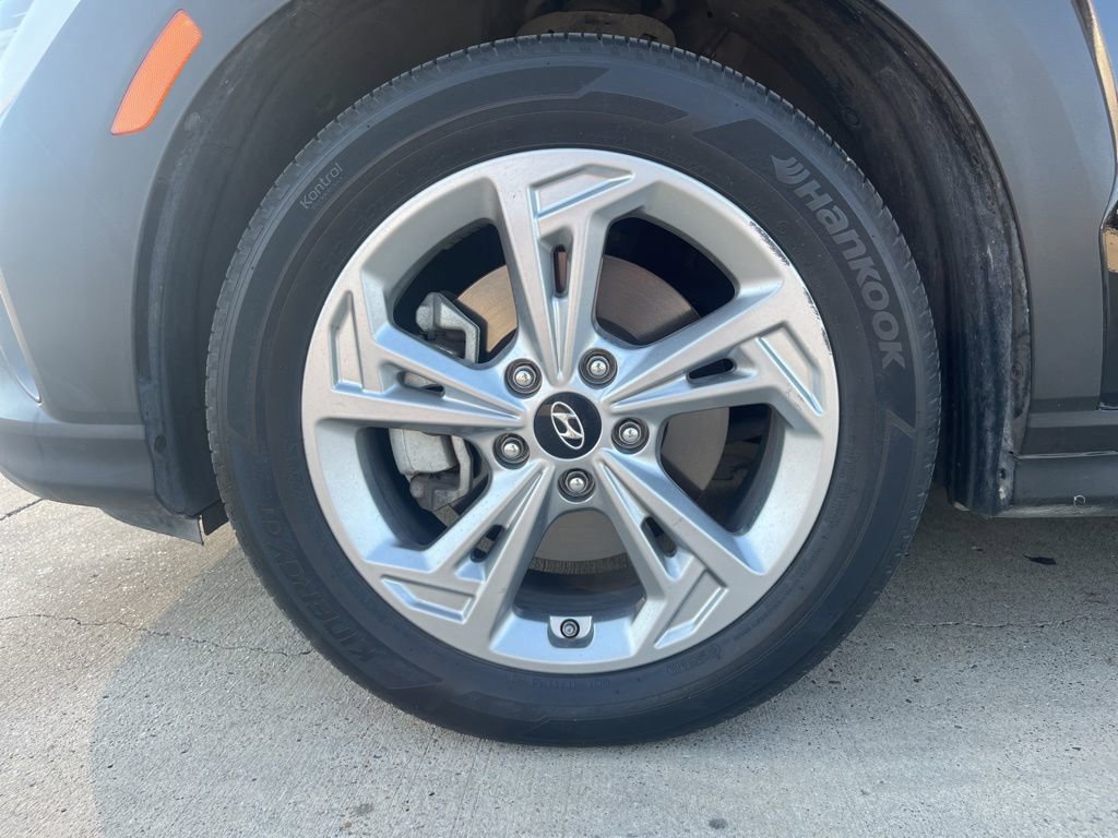 Used 2023 Hyundai Kona SEL image 9