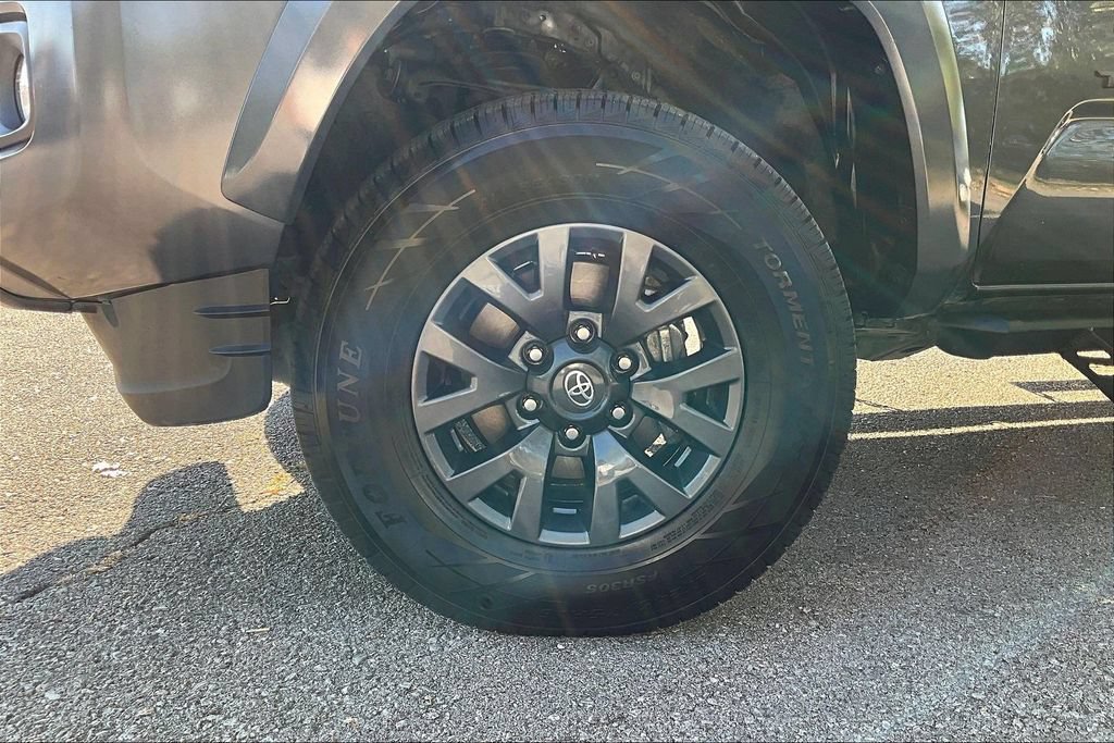 Used 2024 Toyota Tacoma TRD Sport AWD/4WD image 11