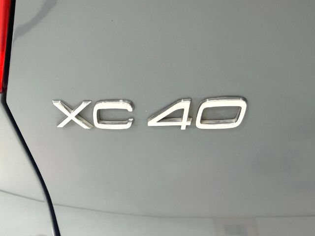 Used 2022 Volvo XC40 P8 Recharge Plus AWD/4WD image 10