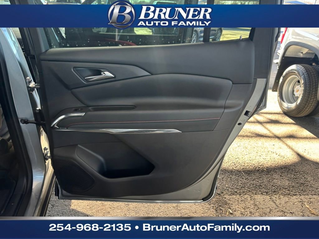 New 2026 Chevrolet Traverse Z71 w/ Driver Confidence Package image 17