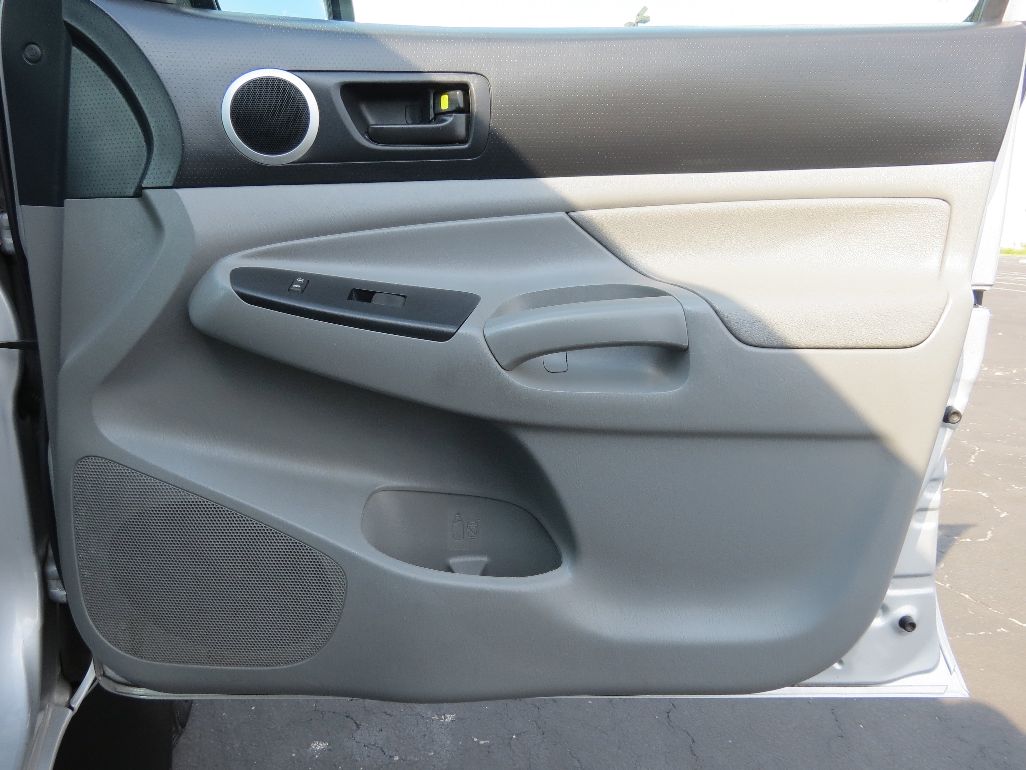 Used 2012 Toyota Tacoma PreRunner w/ TRD Off-Road Pkg RWD image 30