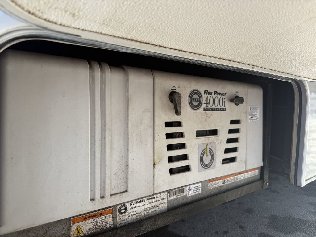 Used 2023 Ford E-450 and Econoline 450 Super Duty w/ Motorhome Prep Package image 9