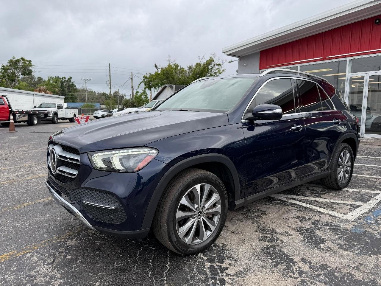 Used 2020 Mercedes-Benz GLE 350 4MATIC image 3