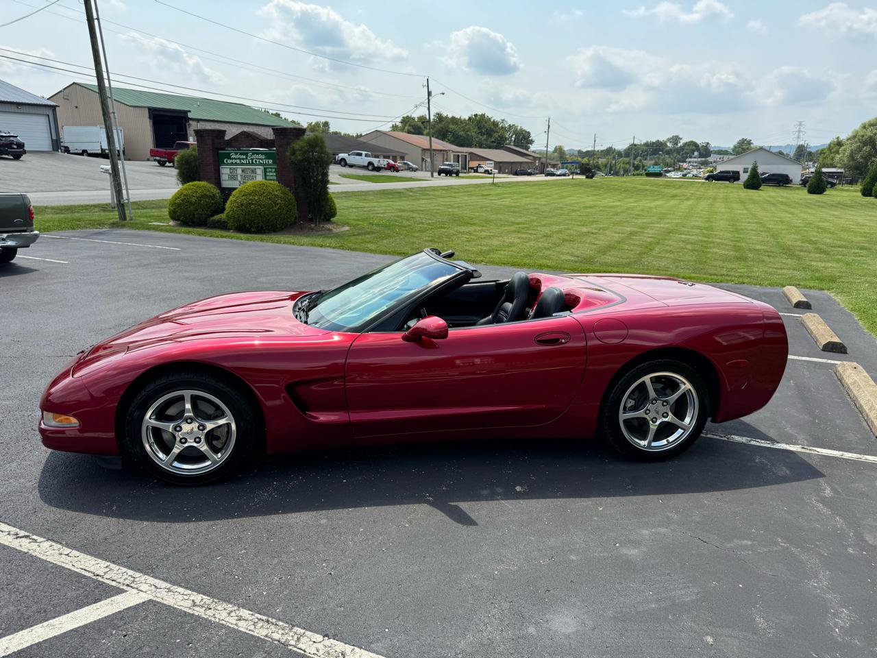 Used 2004 Chevrolet Corvette Convertible w/ Preferred Equipment Group RWD image 5