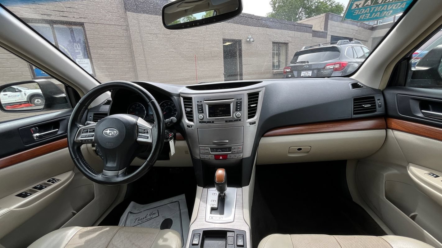 Used 2014 Subaru Outback 2.5i Limited w/ Moonroof Package AWD/4WD image 17