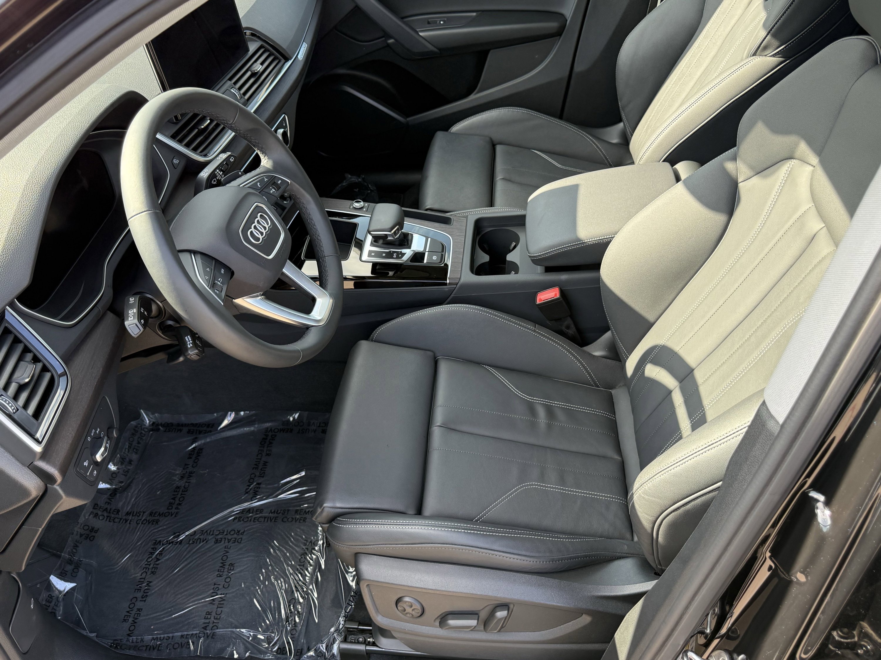 Used 2024 Audi Q5 e Premium w/ Convenience Package image 28