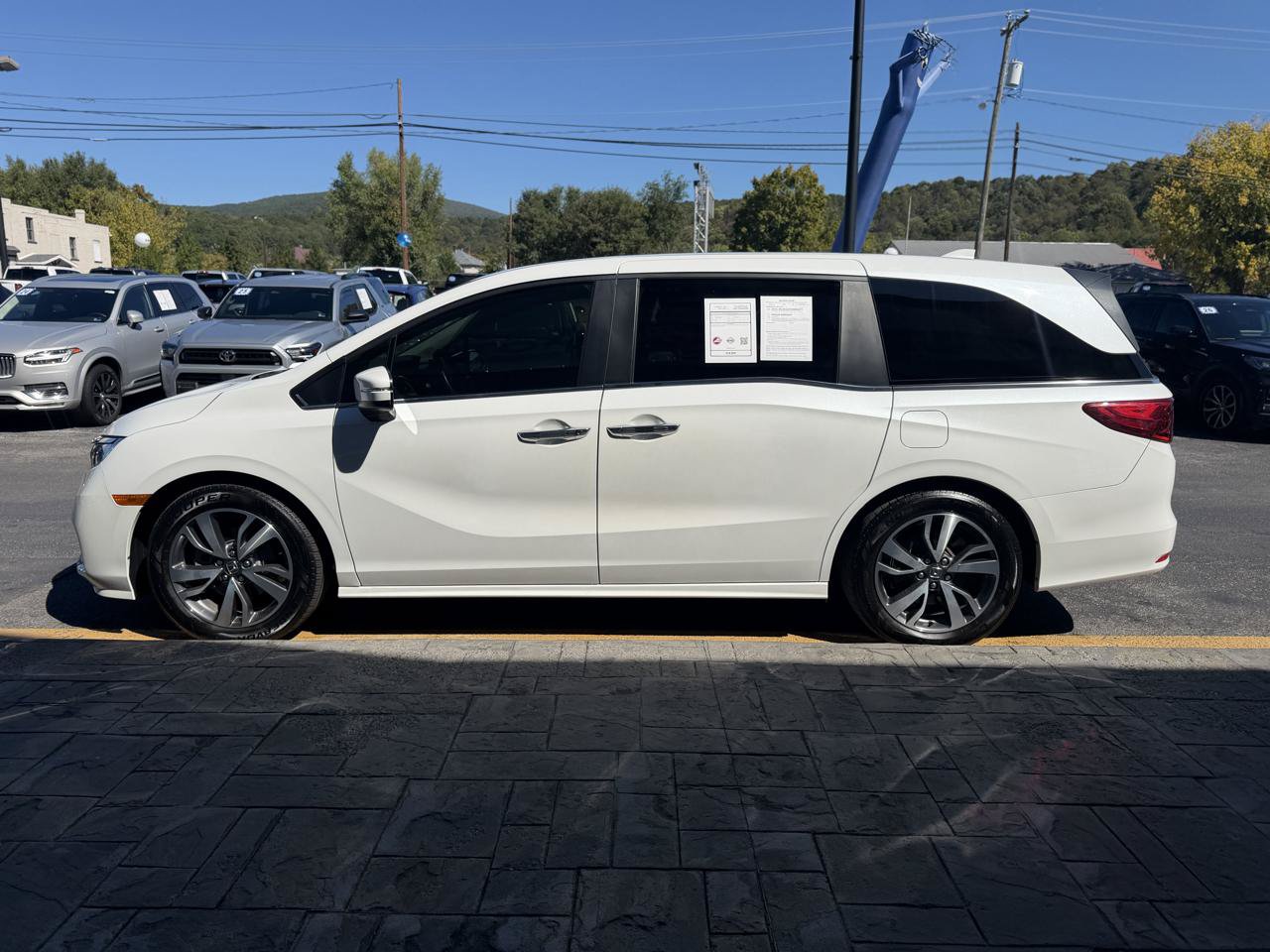 Used 2023 Honda Odyssey Touring image 5