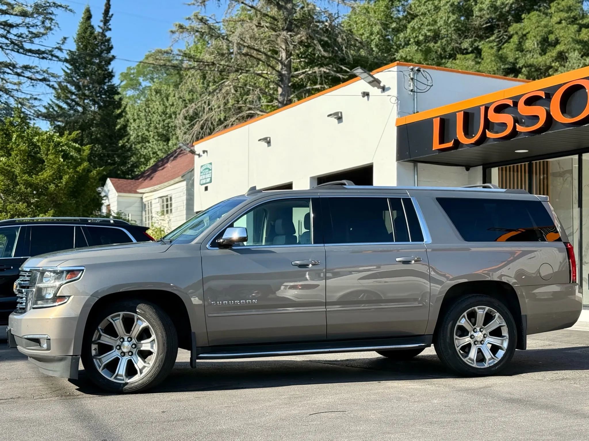 Used 2017 Chevrolet Suburban Premier image 59
