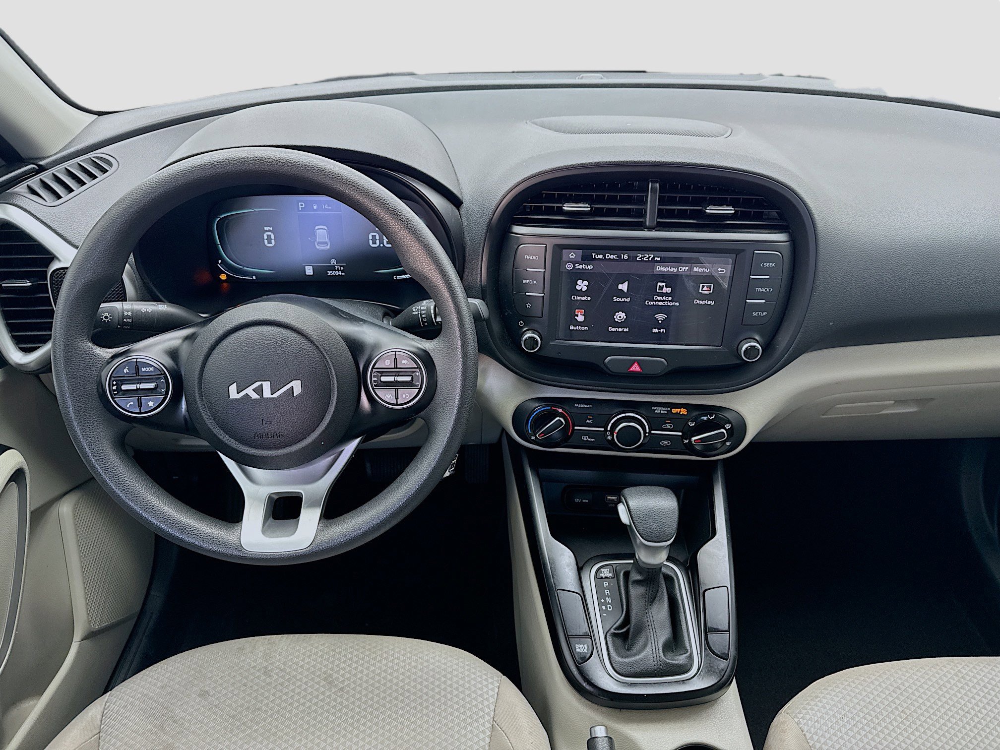 Used 2023 Kia Soul LX image 14