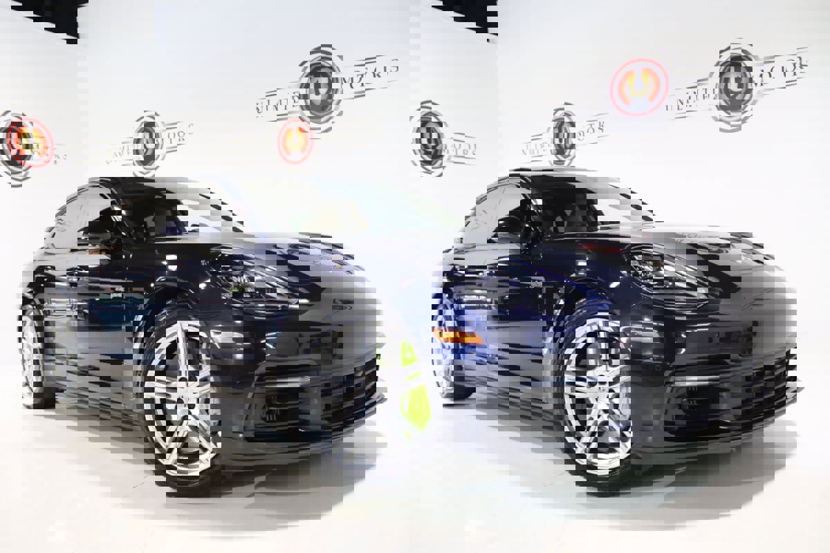 Used 2018 Porsche Panamera 4 image 8