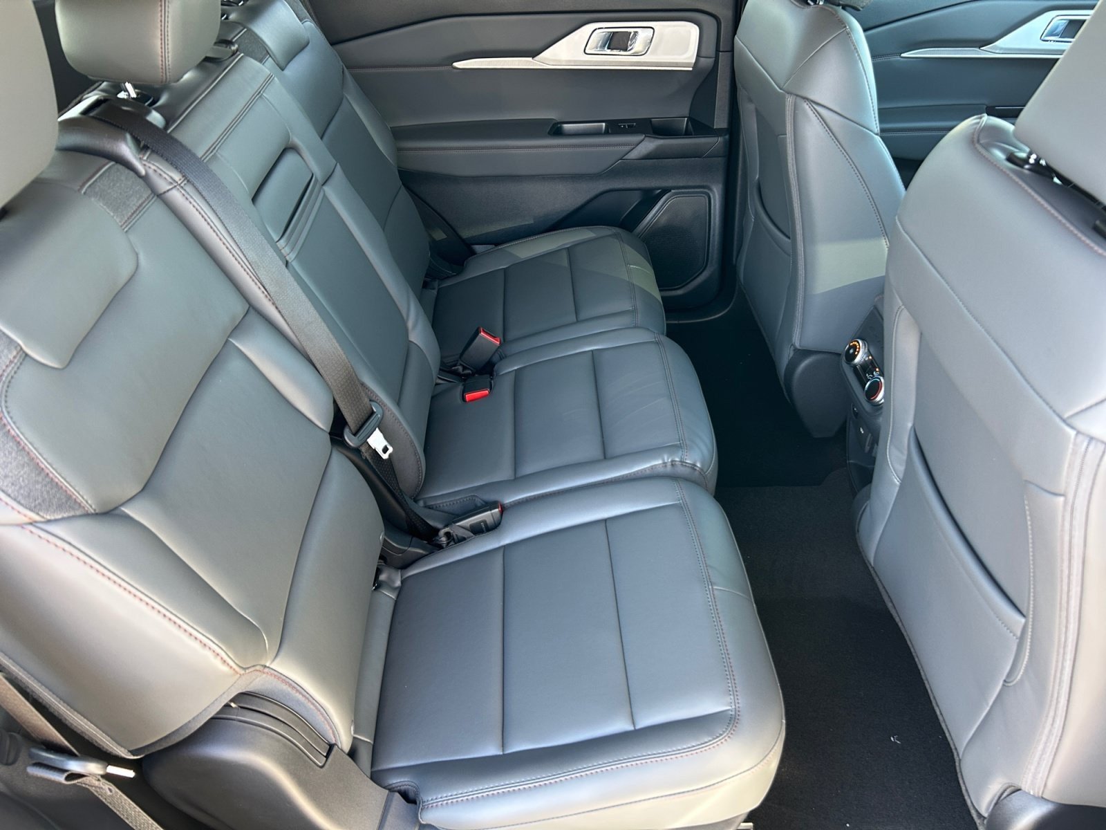 New 2026 Ford Explorer Active w/ Active Comfort Package AWD/4WD image 18