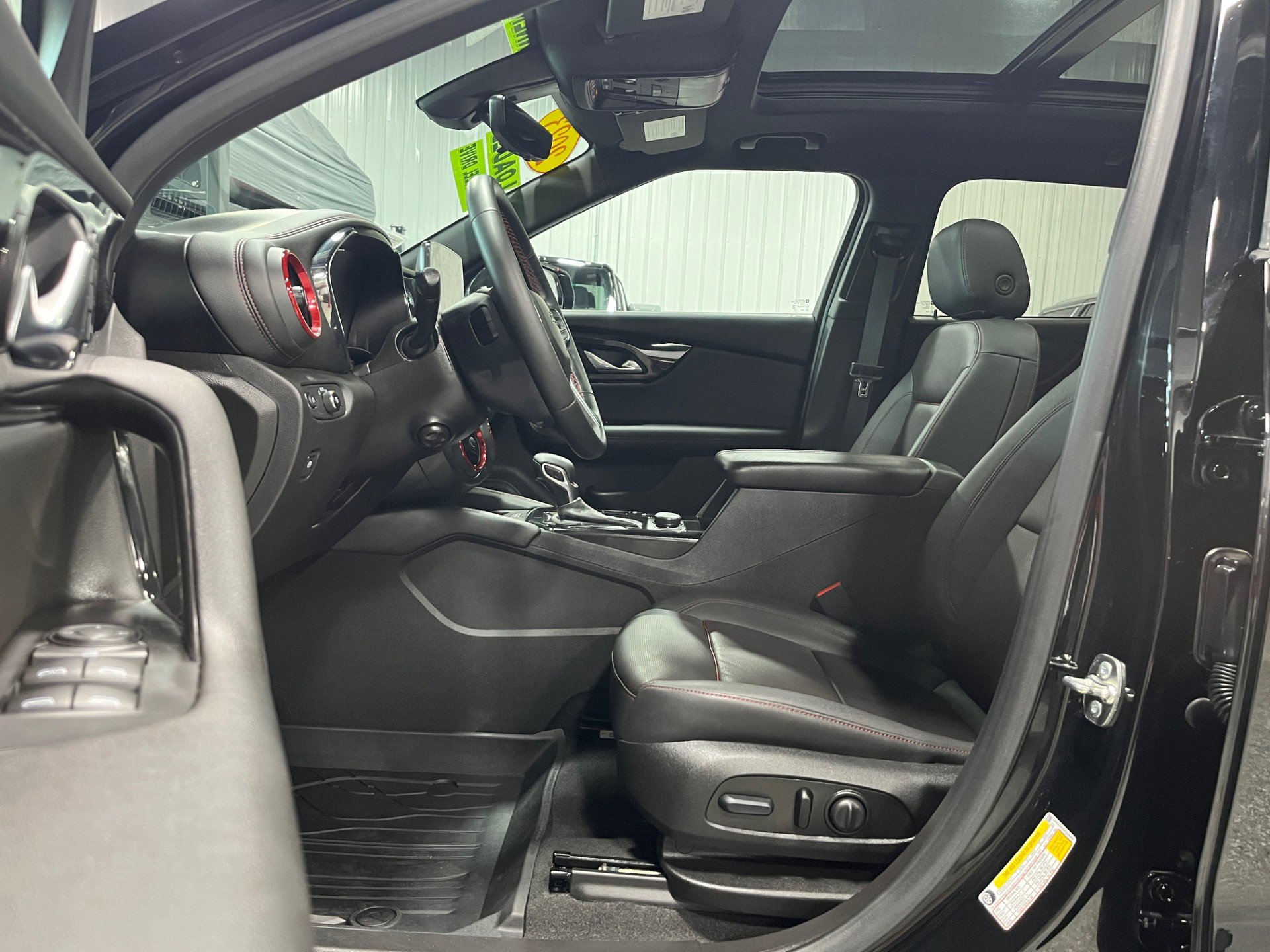 Certified 2023 Chevrolet Blazer RS w/ Driver Confidence II Package image 13