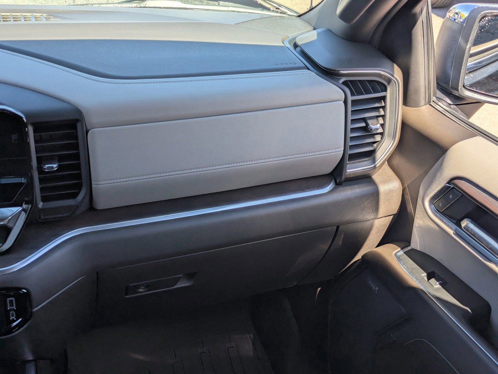 Used 2022 GMC Sierra 1500 SLT w/ SLT Premium Plus Package image 18