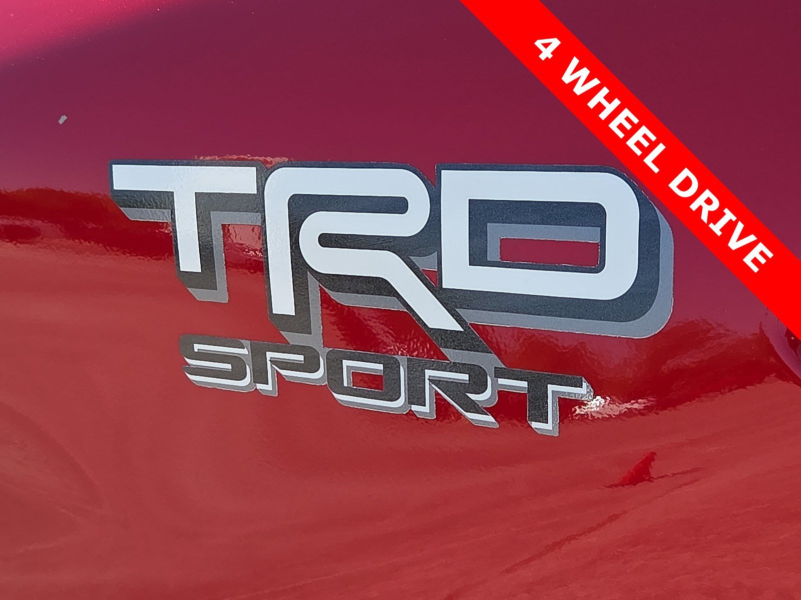 Used 2025 Toyota Tacoma TRD Sport AWD/4WD image 8