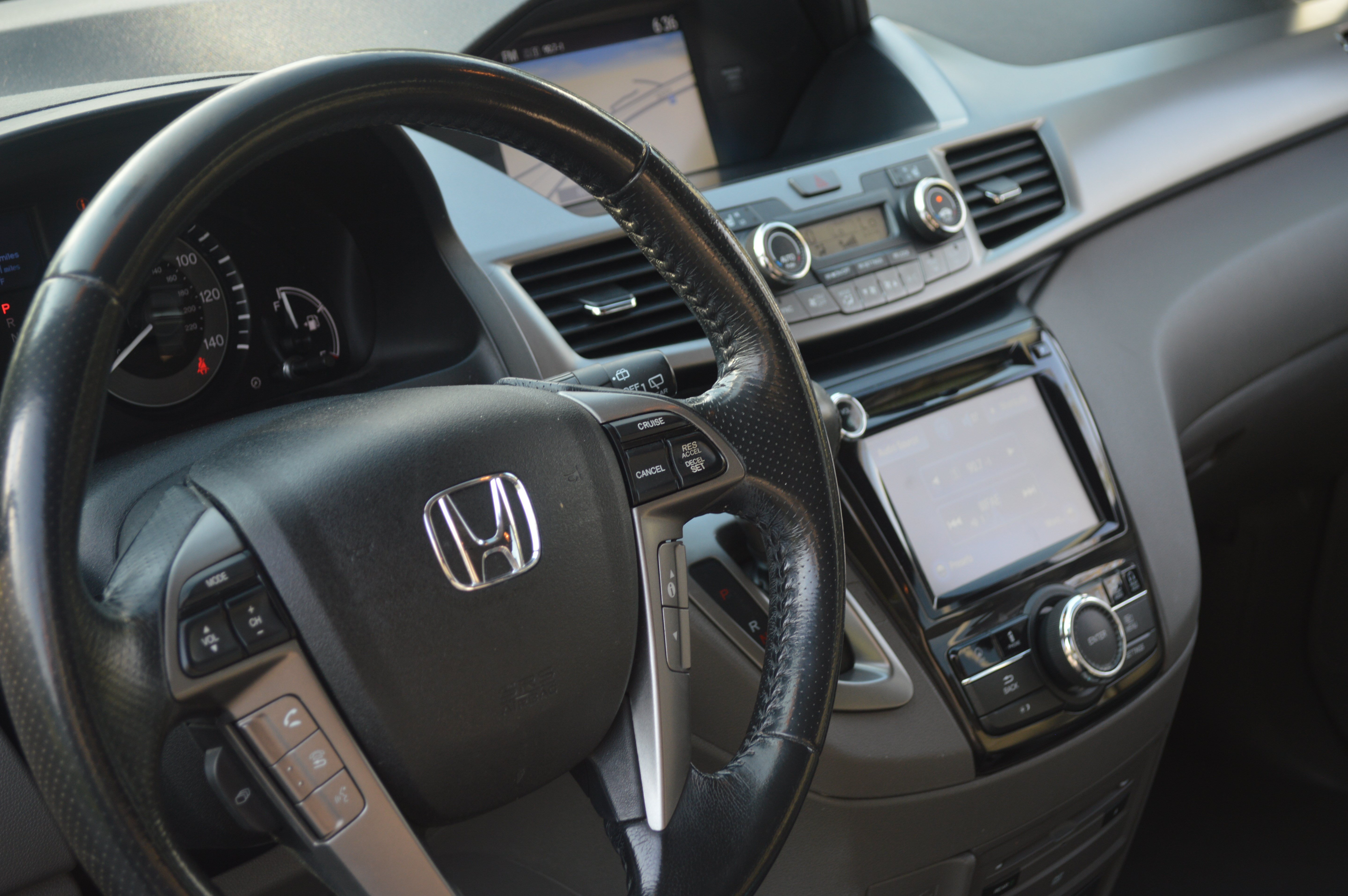 Used 2016 Honda Odyssey Touring Elite image 24