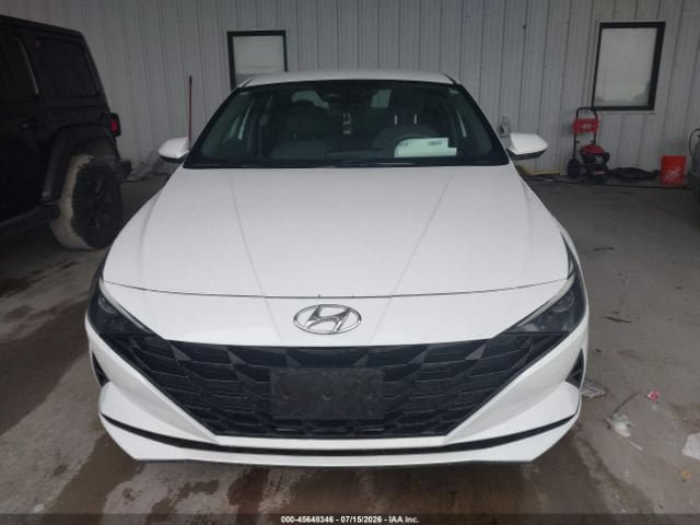 Used 2021 Hyundai Elantra SE FWD image 9