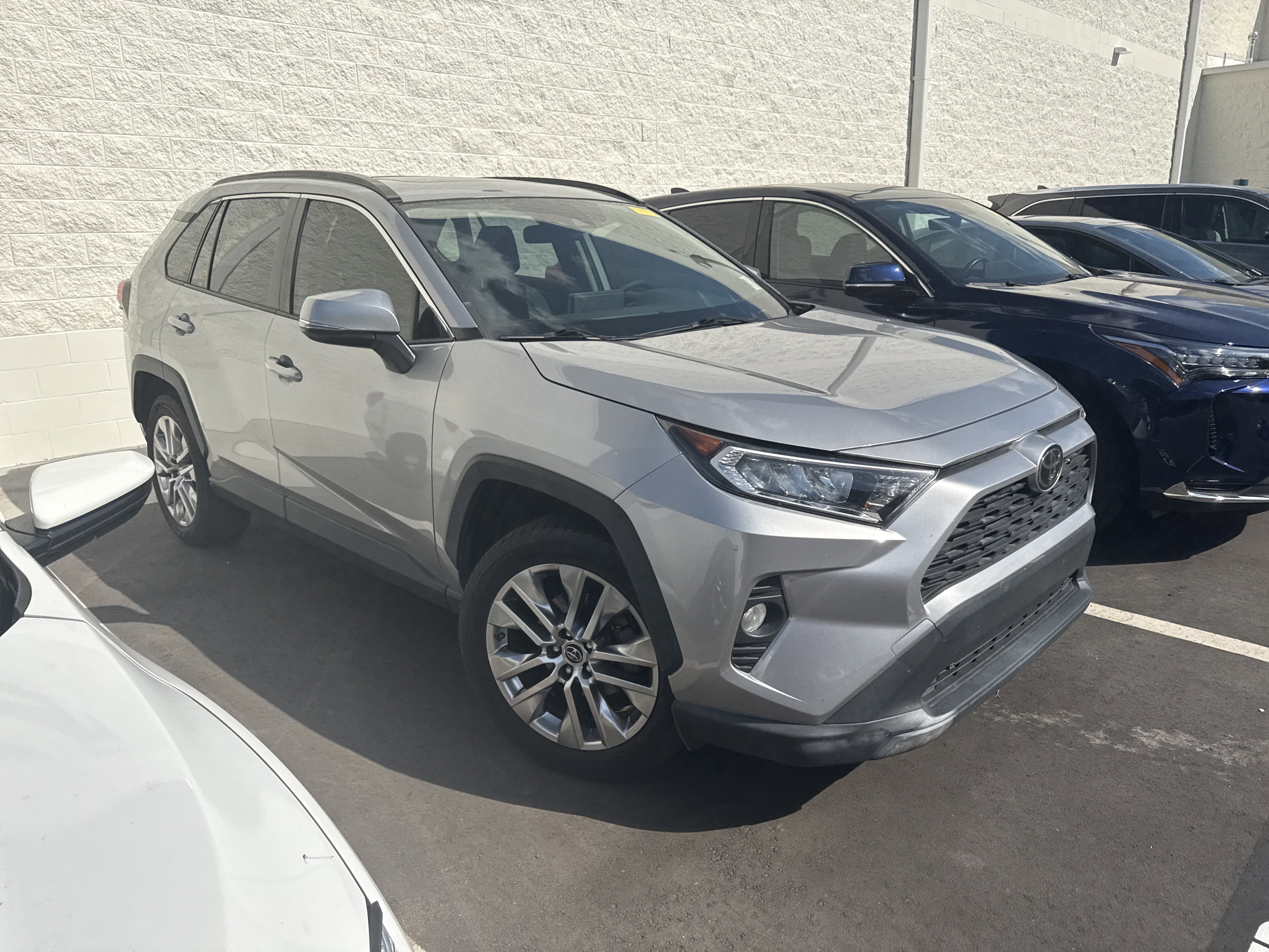 Used 2019 Toyota RAV4 XLE Premium w/ Cold Weather Package AWD/4WD image 40